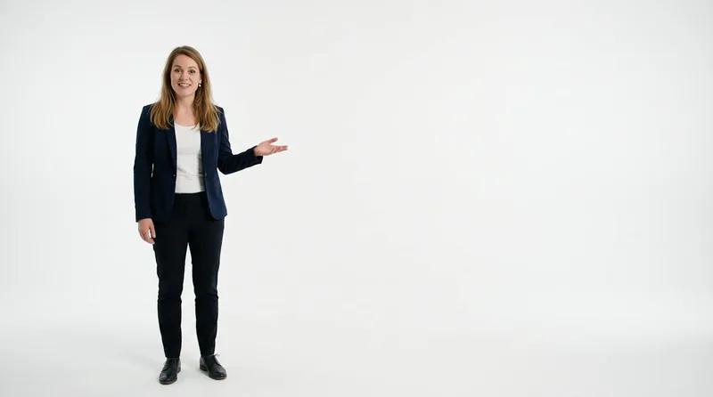 De presentatrice in de studio, voor een witte achtergrond